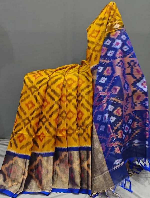 Pochampalli_Designer_And_Dolla_Silk_Fabric_Sarees