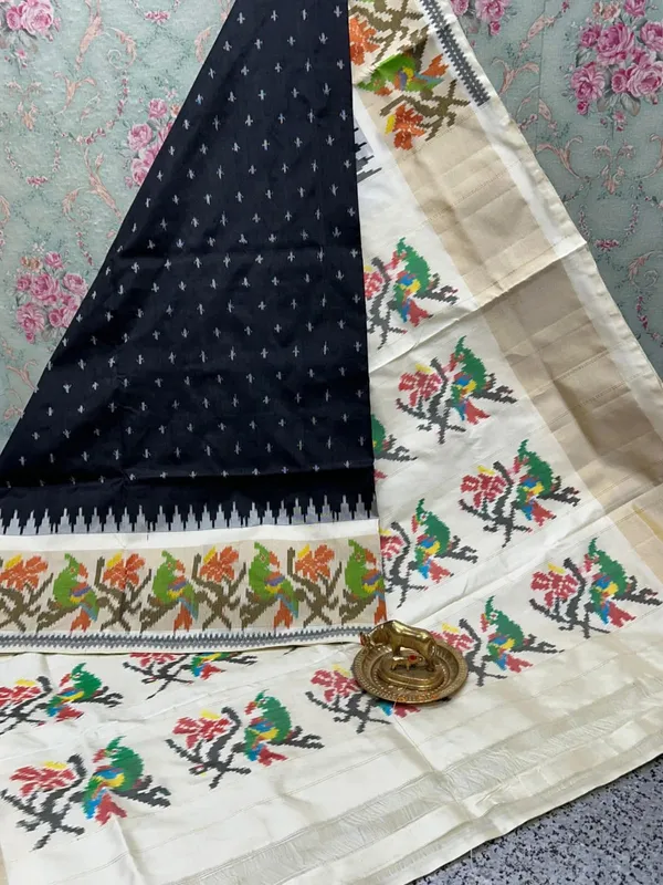 Pochampalli_Designer_And_Dolla_Silk_Fabric_Sarees