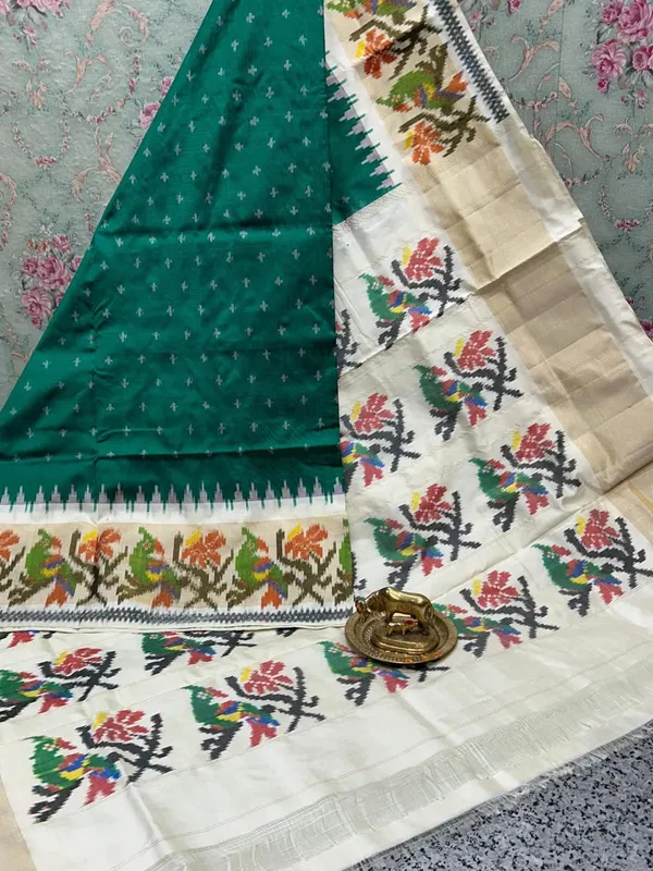 Pochampalli_Designer_And_Dolla_Silk_Fabric_Sarees