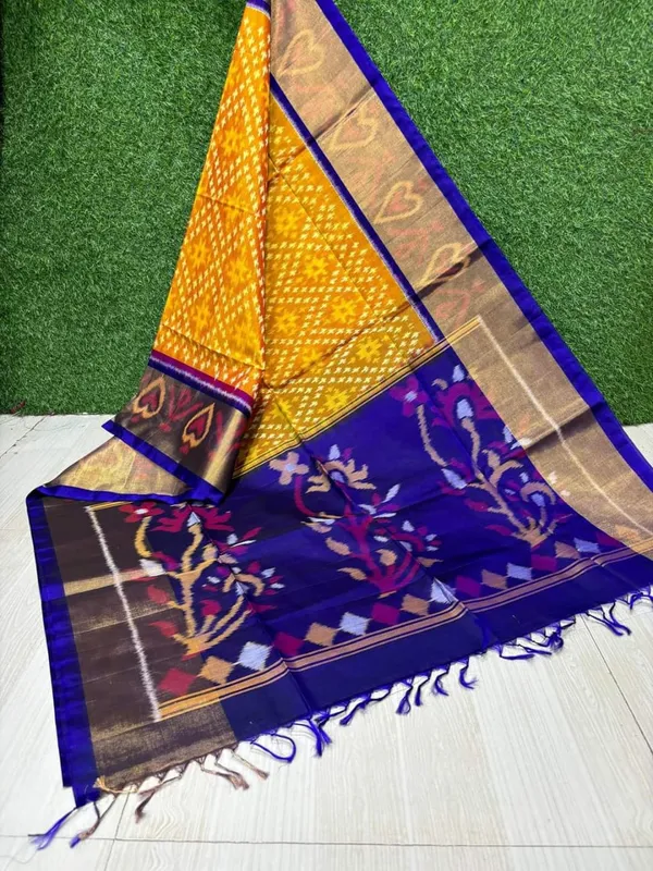 Pochampalli_Designer_Printed_And_Dolla_Silk_Fabric_Sarees