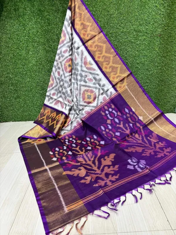 Pochampalli_Designer_Printed_And_Dolla_Silk_Fabric_Sarees