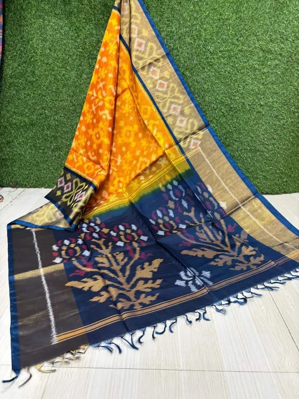 Pochampalli_Designer_Printed_And_Dolla_Silk_Fabric_Sarees
