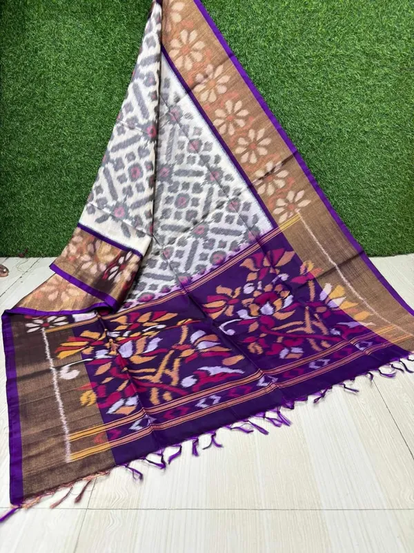 Pochampalli_Designer_Printed_And_Dolla_Silk_Fabric_Sarees