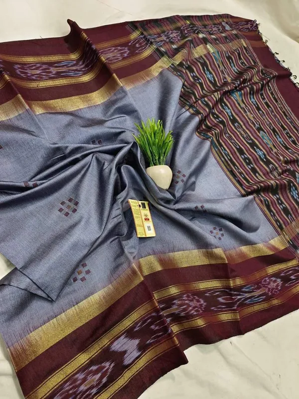Cotton_Silk_Saree_With_Intricate_Temple_Border_Design