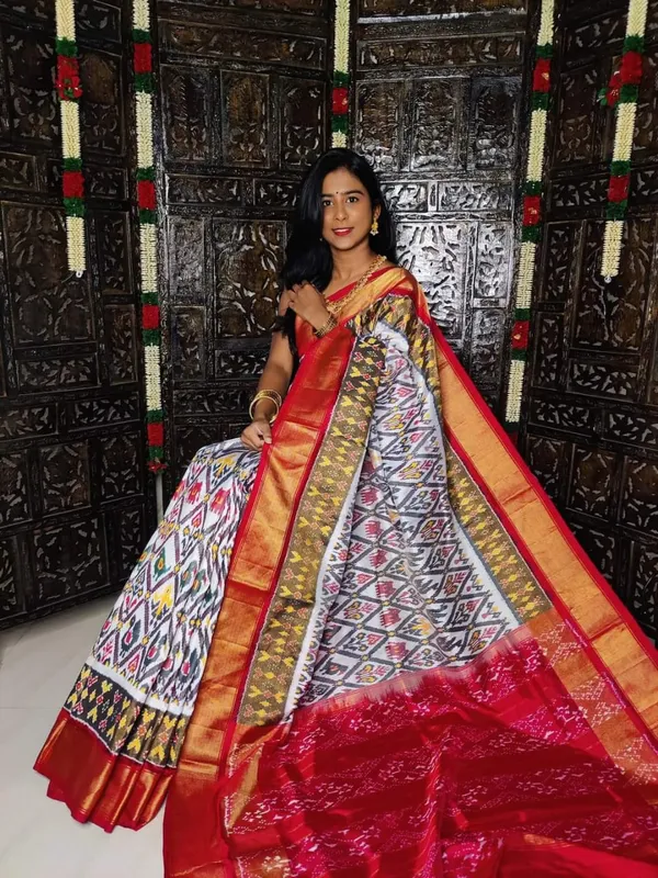 Pochampalli_Designer_Printed_And_Dolla_Silk_Fabric_Sarees