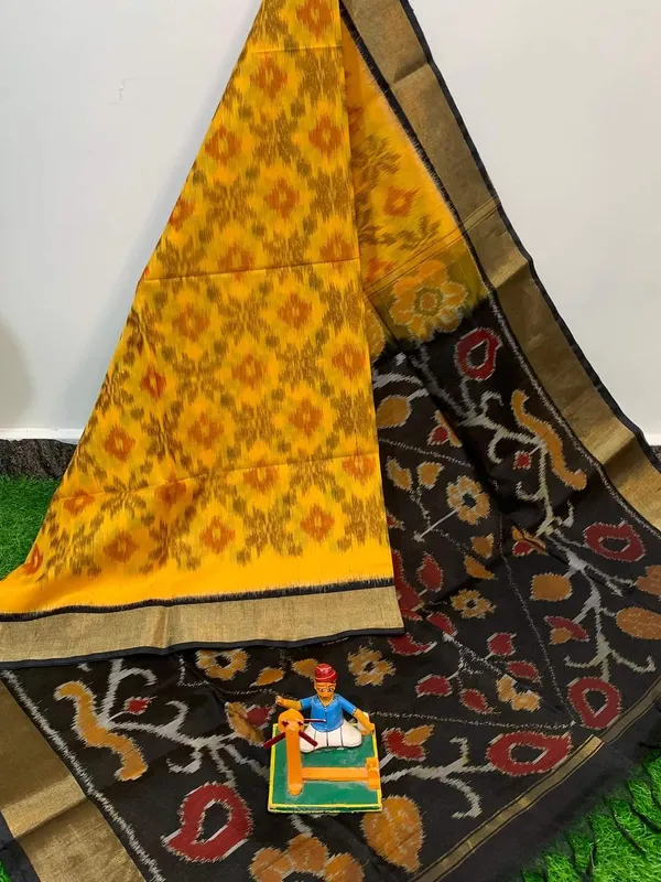 Pochampalli_Designer_Printed_And_Dolla_Silk_Fabric_Sarees