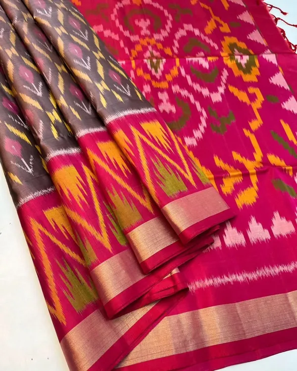 Pochampalli_Designer_Printed_And_Dolla_Silk_Fabric_Sarees