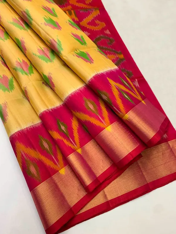 Pochampalli_Designer_Printed_And_Dolla_Silk_Fabric_Sarees