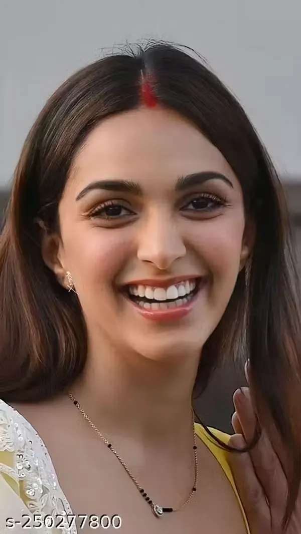 Designer_Diamond_Studded_Fancy_Kiara_Advani_Inspired_Mangalsutra