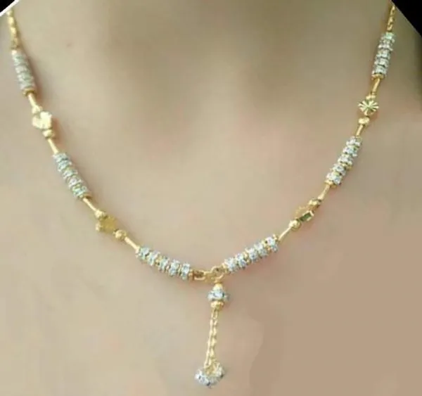 Yellow_Gold_Plated_Metal_Star_Design_Chain_For_Women