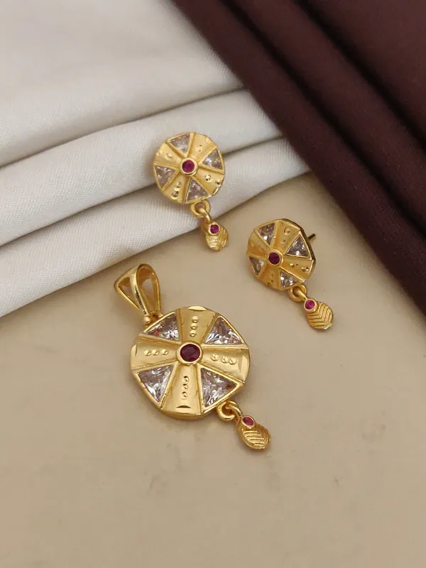 Gold_Plated_Ad_Diamond_Studed_Fancy_Chakra_Pendent_Set