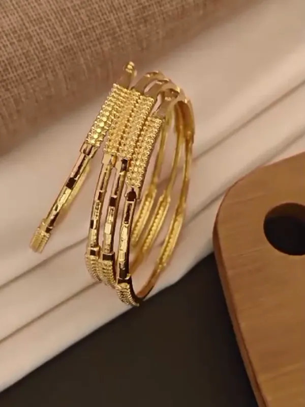 Set_of_4_Gold_Plated_Bangles_for_Women