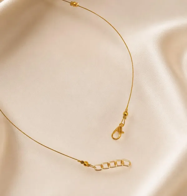 Invisible_Necklace_For_Women|Gold_Plated_Green_Stone_Chandrakor_Floral_Pendant_Necklace_For_Girls_&_Women