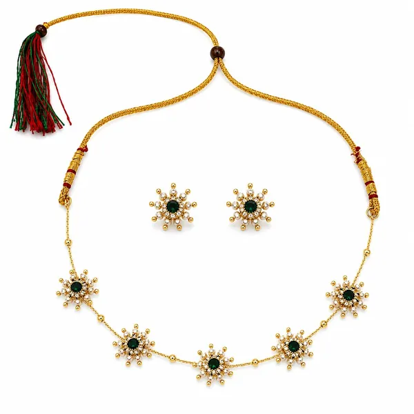 Gold_Plated_Green_Floral_Necklace_Set_For_Women_&_Girls_|_Traditional_Maharashtrian_Style_Necklace_With_Matching_Earrings_|_Pearl_&_Green_Stone_Design_|_Ethnic_Jewellery_For_Wedding,_Festive_&_Daily_Wear