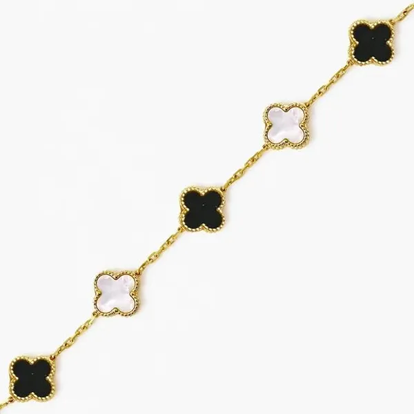 Clover_Anti_Tarnish_Bracelet_for_Women_Stylish_|_Stainless_Steel_Bracelet_for_Woman_|_Fashion_Jewellery_for_Women_Aesthetic_Accessories_for_Girls_Chain_Bracelet_Gold