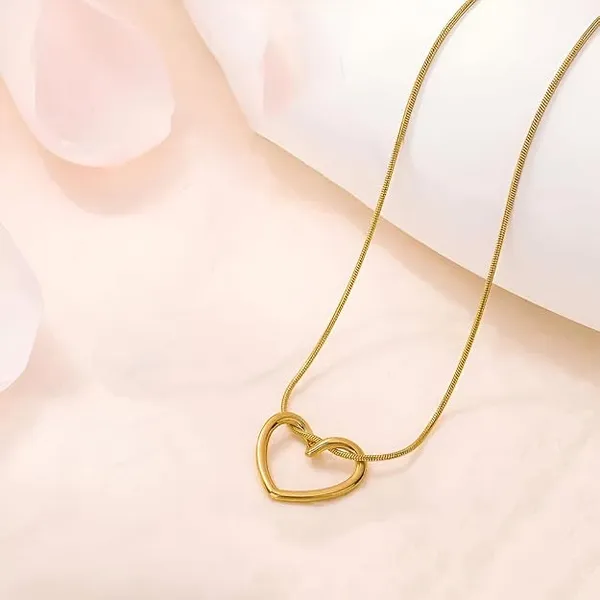 Golden_Anti_Tarnish_Twisted_Heart_Pendant_Locket_Love_Heart_Necklace_With_Chain_For_Women's_&_Girls_|_Aesthetic_Jewellery_Neck_Chain_Locket_Necklace_for_Girls