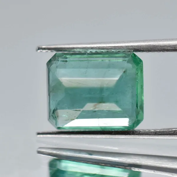 6.25_Ratti_Green_Emerald_(Panna)_Natural_Loose_Gemstone