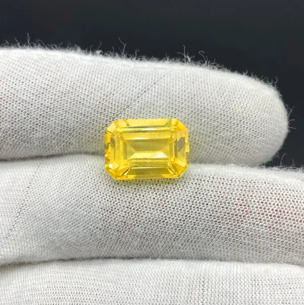 7.25-_Ratti_Yellow_Sapphire_(Pukhraj)_Natural_Loose_Gemstone