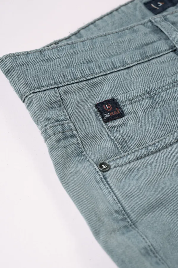 Trend_Alert:_Loose_Fit_Denim