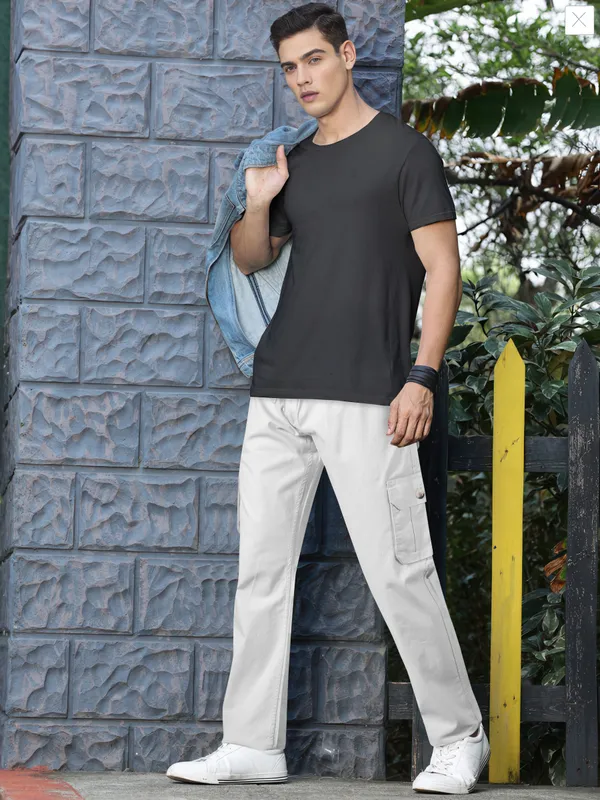 Men's_Rlaxed_Fit_Cargo_By_Just_Black