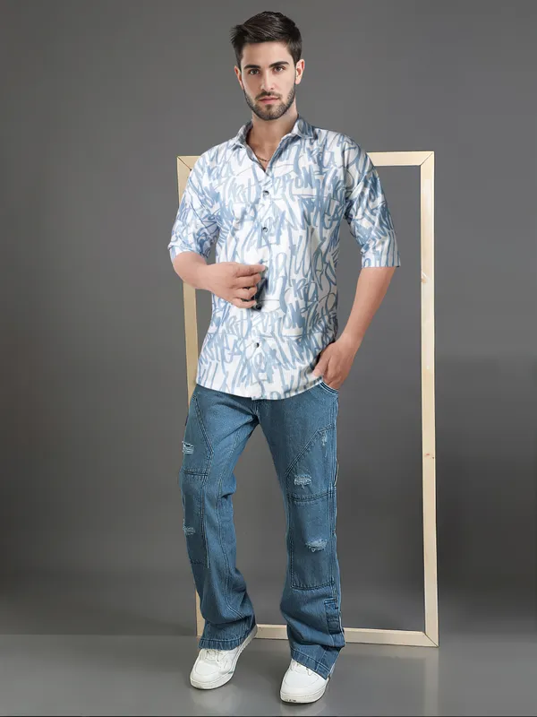 Roomy_and_Comfortable_Men's_Shirts