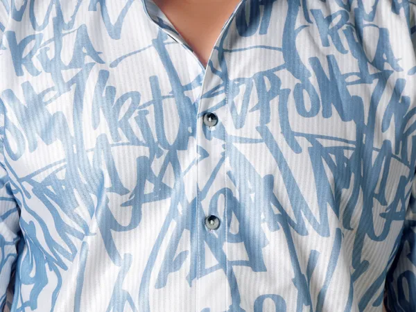 Roomy_and_Comfortable_Men's_Shirts