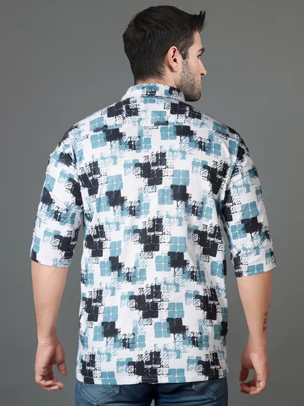 Lounge-Worthy_Oversized_Shirts