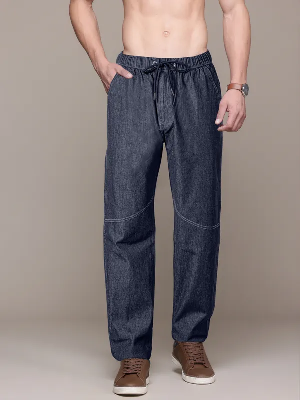 The_Drift_Pant:_Suggests_a_relaxed_and_effortless_feel.