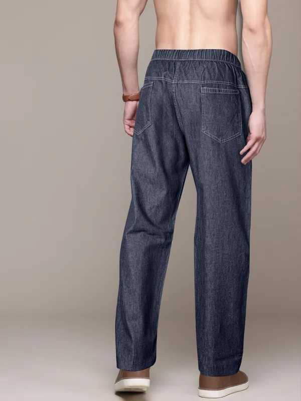 The_Drift_Pant:_Suggests_a_relaxed_and_effortless_feel.