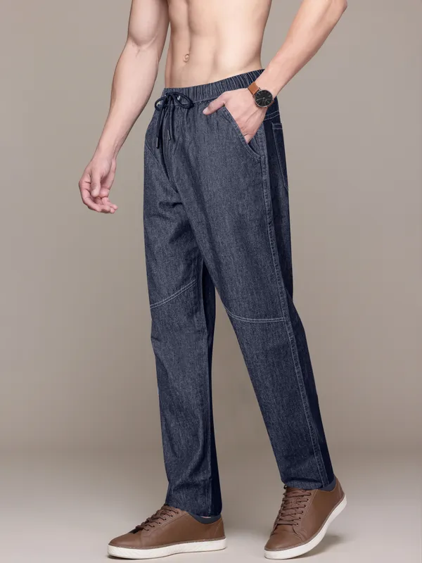 The_Drift_Pant:_Suggests_a_relaxed_and_effortless_feel.
