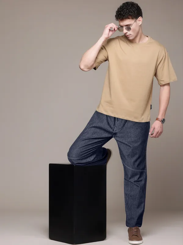 The_Drift_Pant:_Suggests_a_relaxed_and_effortless_feel.