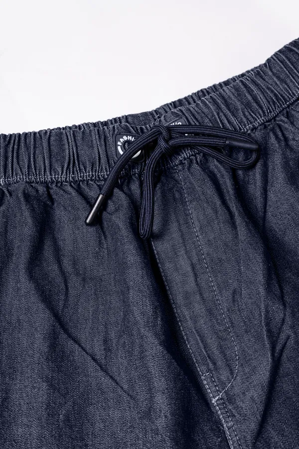 The_Drift_Pant:_Suggests_a_relaxed_and_effortless_feel.