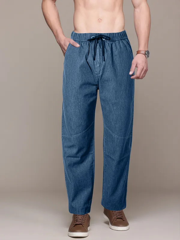 The_Drift_Pant:_Suggests_a_relaxed_and_effortless_feel.