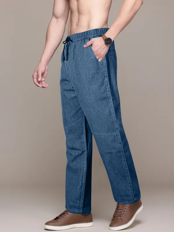 The_Drift_Pant:_Suggests_a_relaxed_and_effortless_feel.