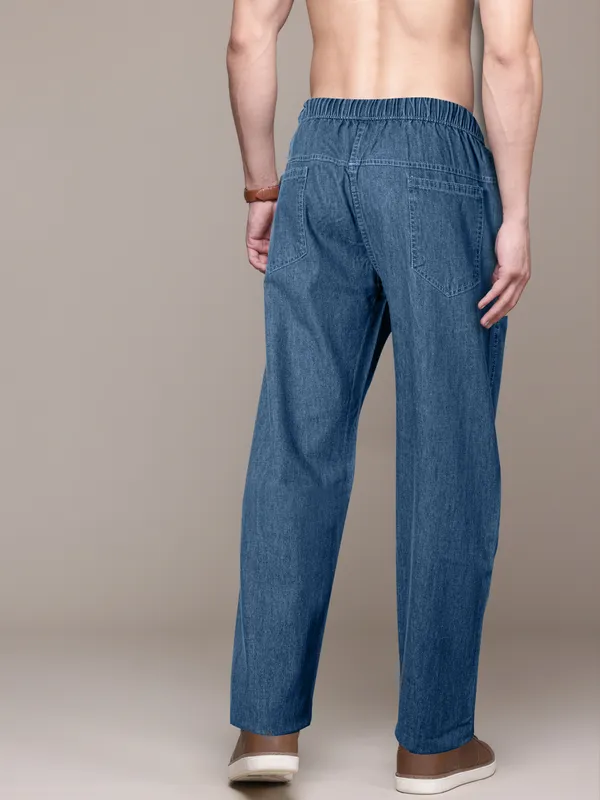 The_Drift_Pant:_Suggests_a_relaxed_and_effortless_feel.