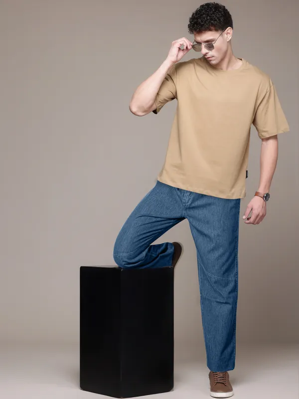 The_Drift_Pant:_Suggests_a_relaxed_and_effortless_feel.