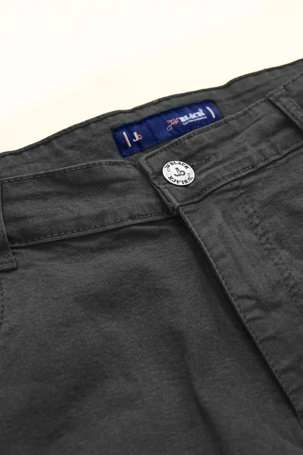 Redefining_Plus_Size_Denim:_Stylish_&_Comfortable