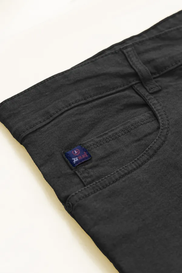 Redefining_Plus_Size_Denim:_Stylish_&_Comfortable