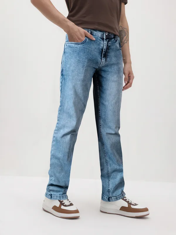 Men's_Straight_Fit_Jeans_For_Men