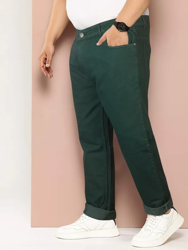 Beyond_Boundaries:_Plus_Size_Jeans