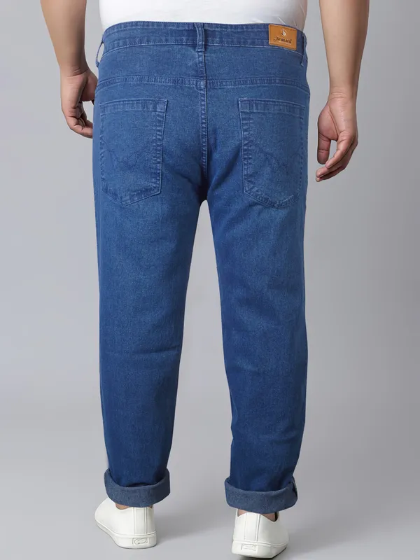 Find_Your_Fit,_Flaunt_Your_Curves:_Plus_Size_Jeans
