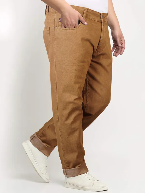 Beyond_Boundaries:_Plus_Size_Jeans