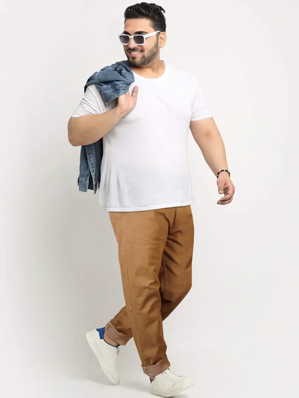 Beyond_Boundaries:_Plus_Size_Jeans