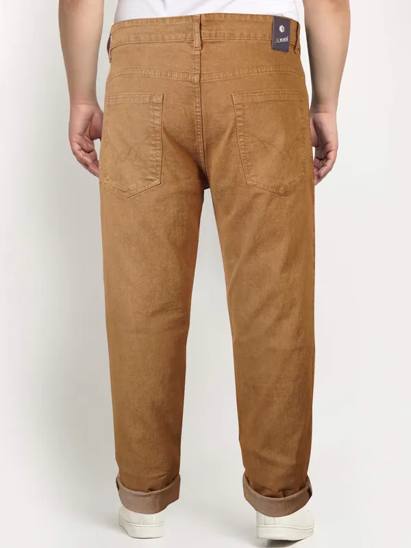 Beyond_Boundaries:_Plus_Size_Jeans