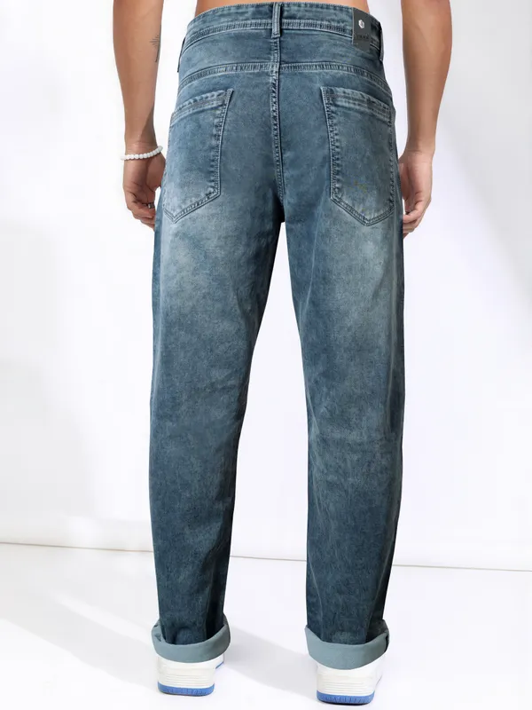 The_Coastal_Straight:_Implies_a_relaxed,_versatile_style.