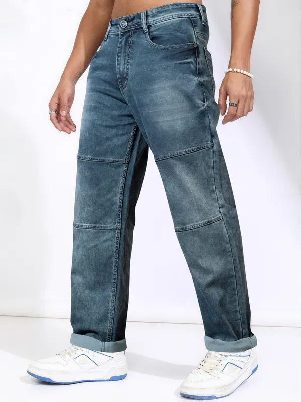 The_Coastal_Straight:_Implies_a_relaxed,_versatile_style.