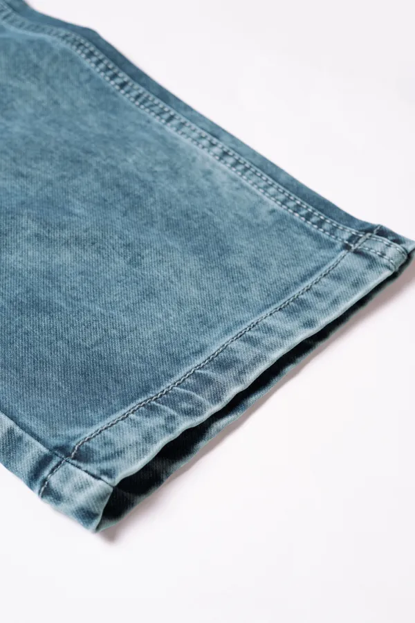 The_Coastal_Straight:_Implies_a_relaxed,_versatile_style.
