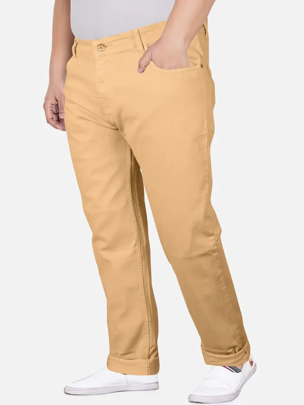 Redefining_Plus_Size_Denim:_Stylish_&_Comfortable