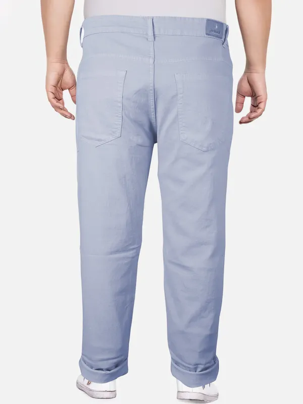 Embrace_Your_Shape:_Plus_Size_Jeans_That_Fit