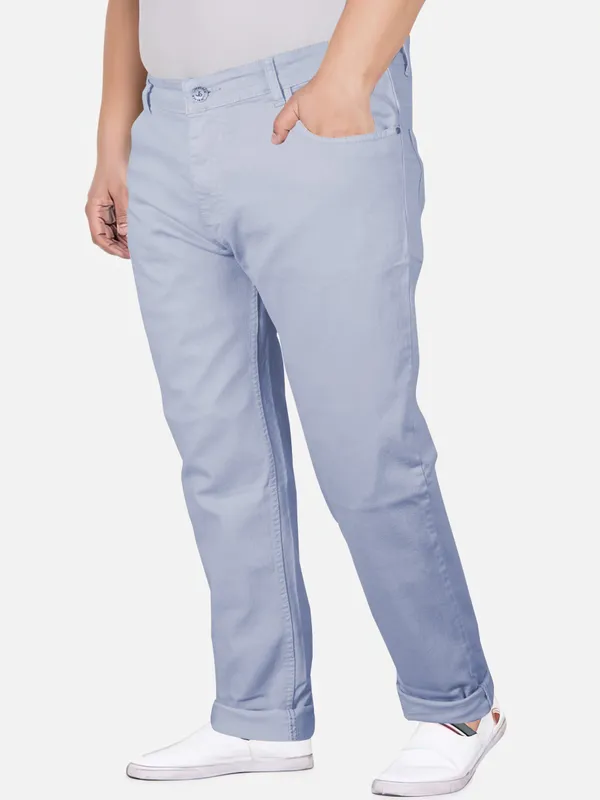 Embrace_Your_Shape:_Plus_Size_Jeans_That_Fit